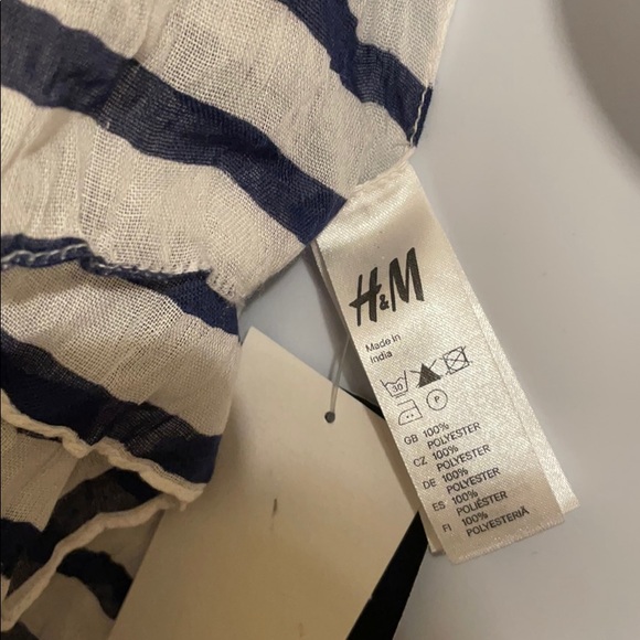 H&M Fashion Scarf - Picture 4 of 4